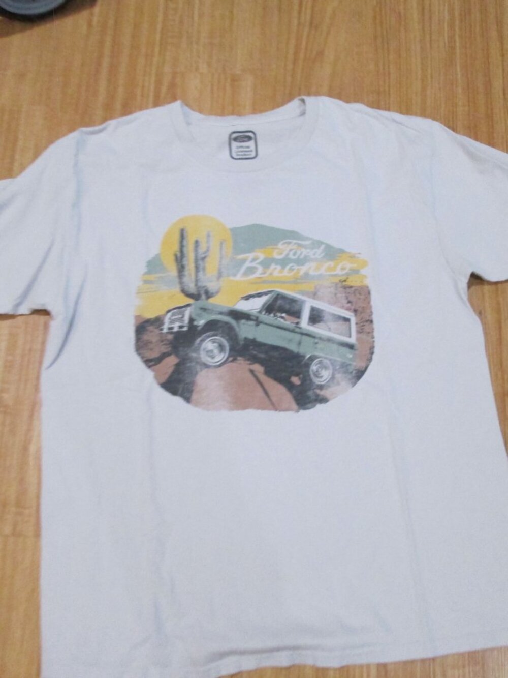 Ford Bronco lightly used Grey tshirt,cute! Size large Unisex